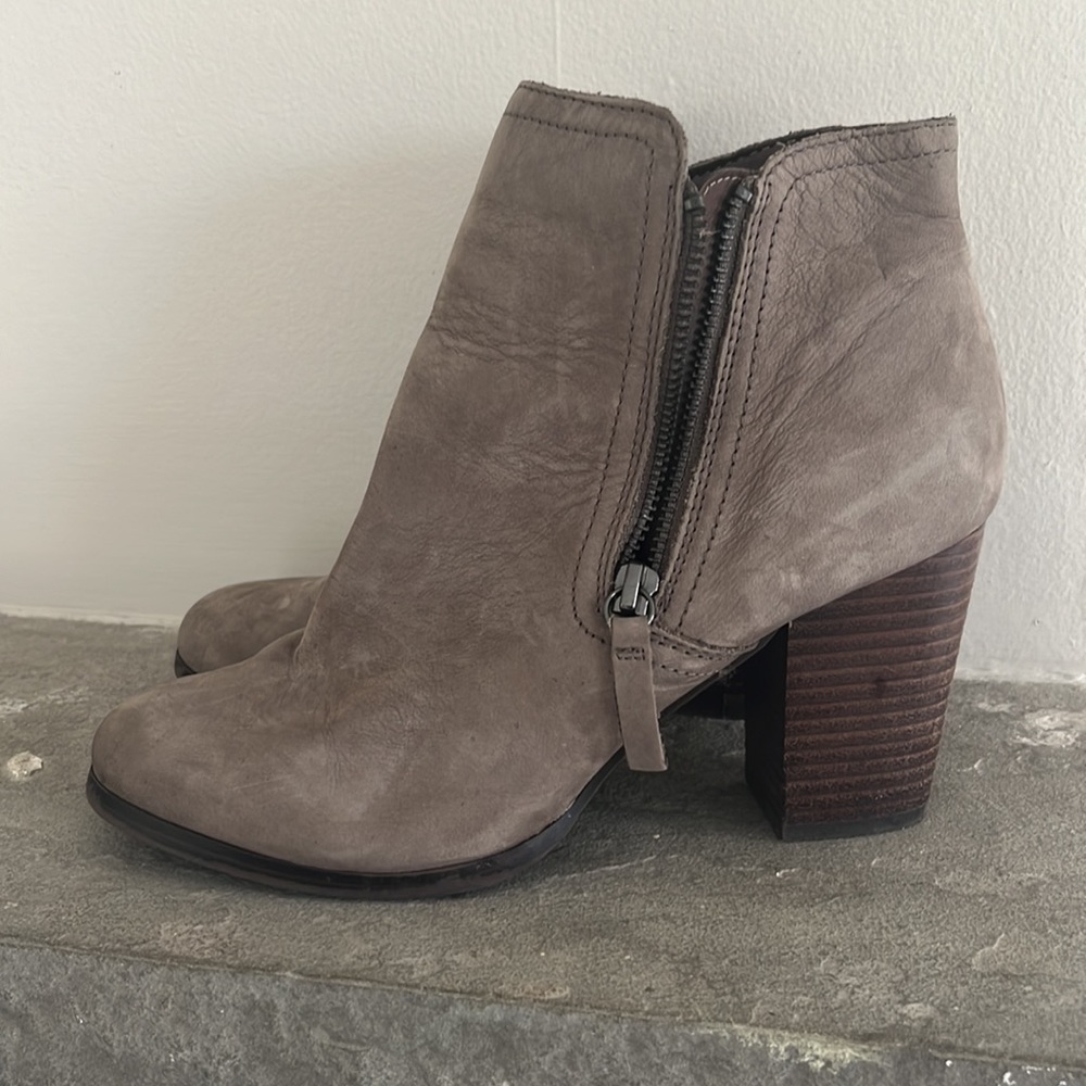 Women’s Aldo Heel Booties - Size 8